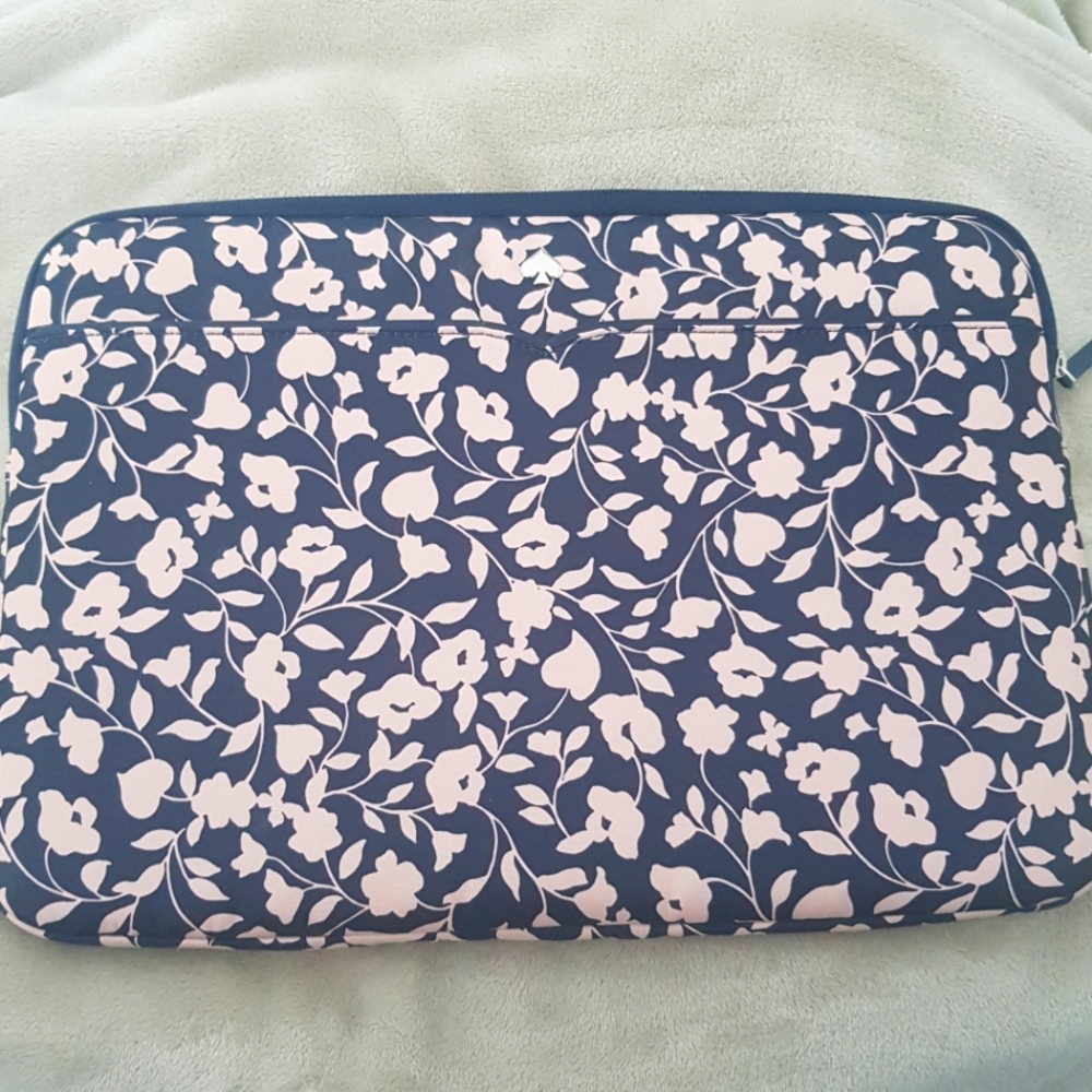 COPY - Kate Spade Jae garden vine universal laptop case.